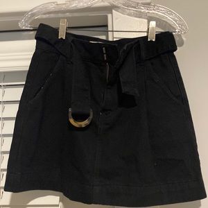 Black skirt, adjustable belt